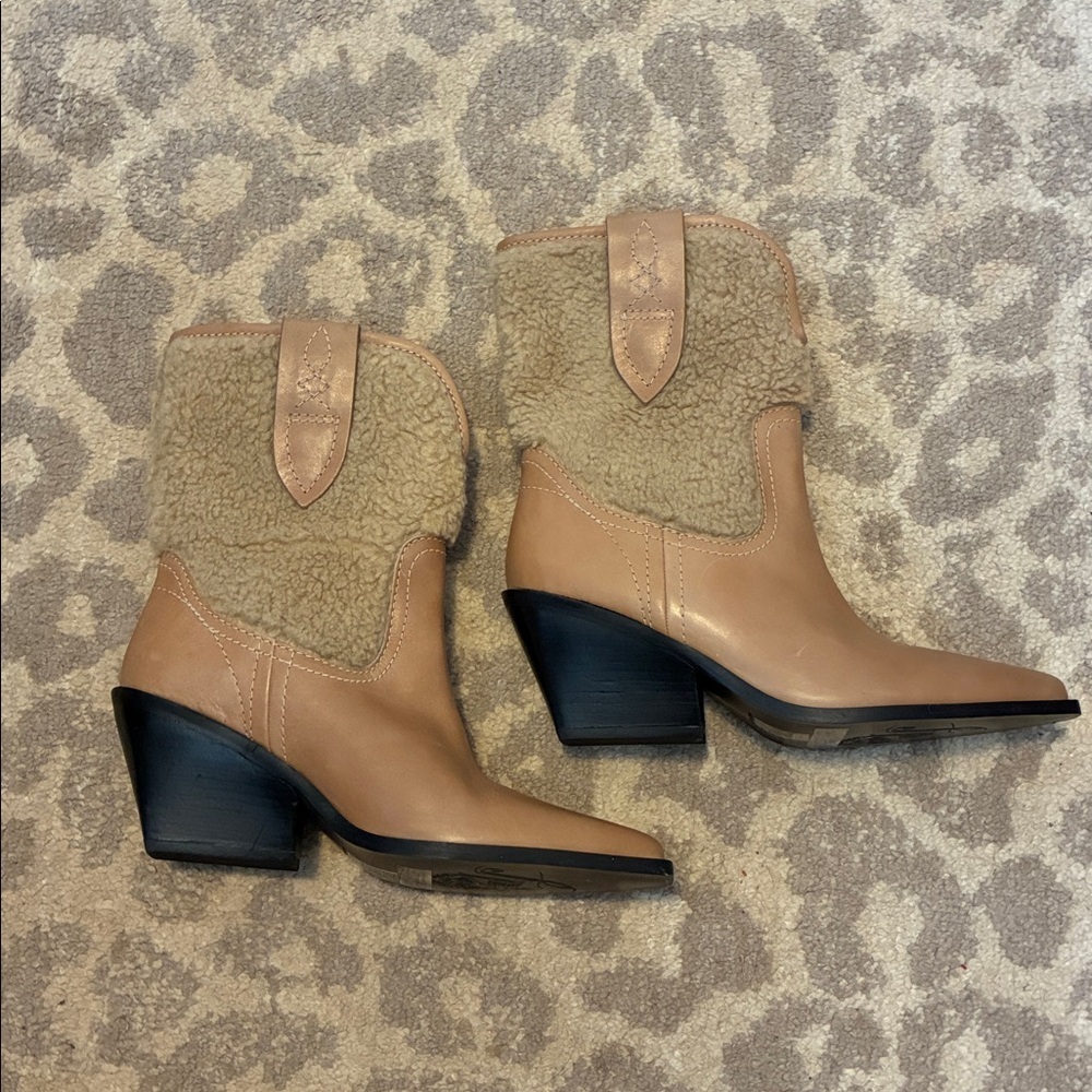 Free People Pitchfork Point Shearling Boot NWOT - Picture 4 of 7